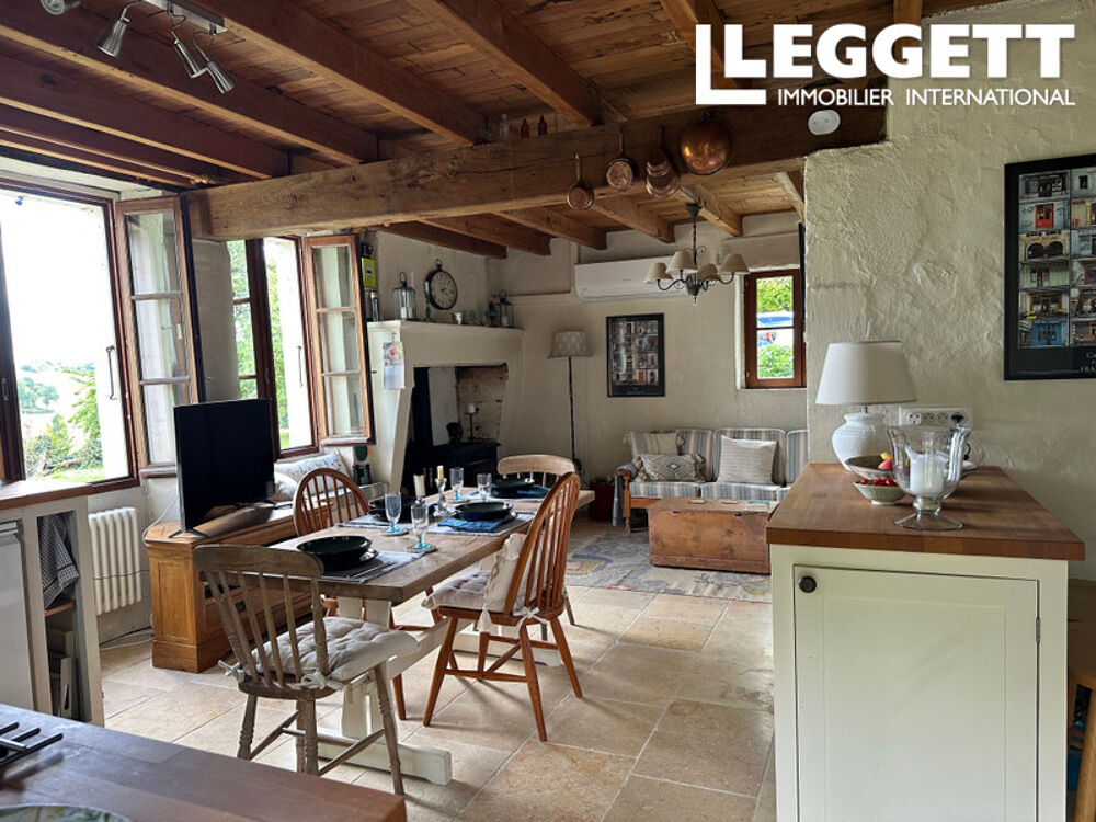 Vente Maison Maison en pierre près de Verteillac, Dordogne, 3 chambres, 4 640 m² de terrain et vues imprenables<br /> Verteillac