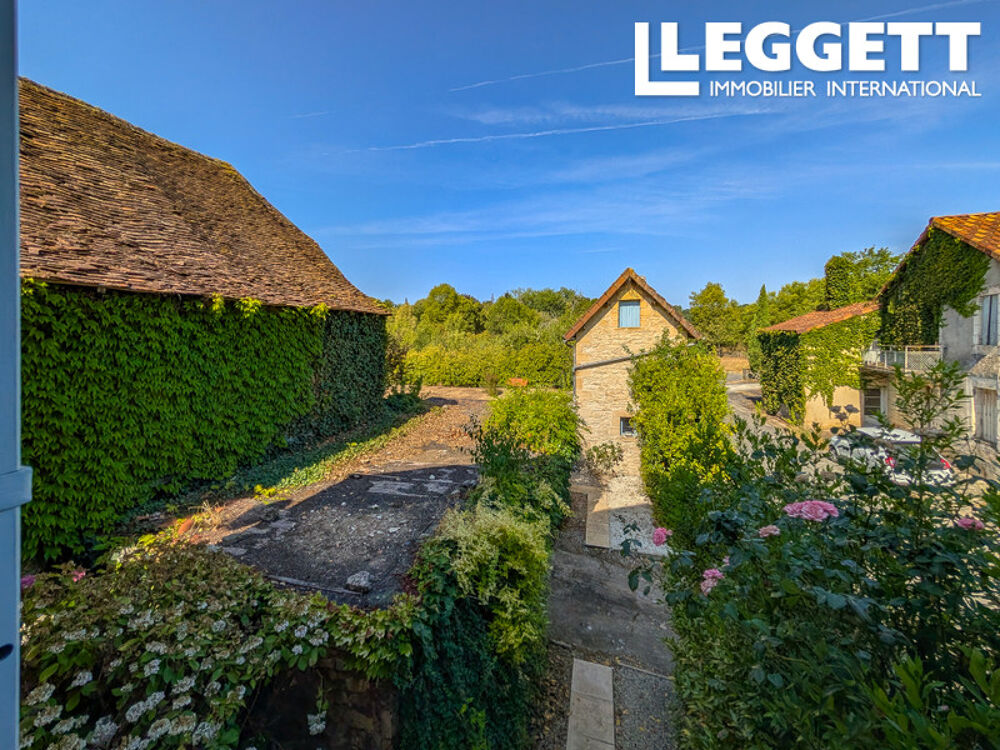Maison de village du 18e siècle très bien restaurée, avec un jardin comprenant une petite maisonnette
