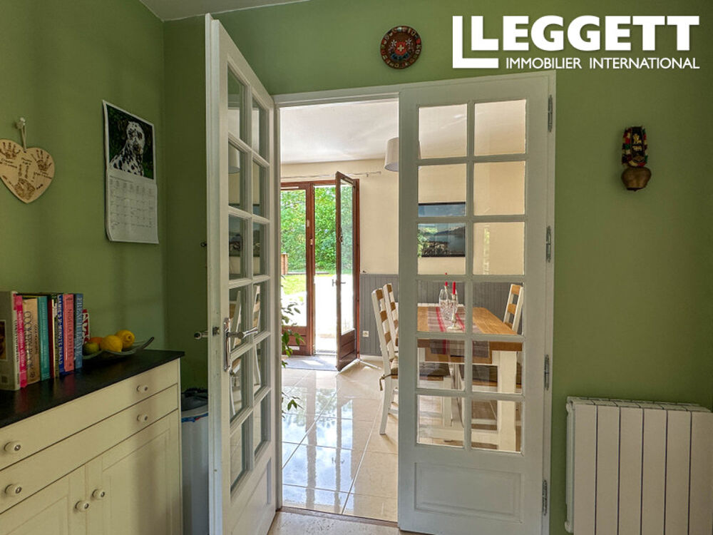 Vente Maison Maison individuelle avec 3 chambres, appartement séparé avec 2 chambres. Garage. Bon état. Proche Cognac Saint-sulpice-de-cognac