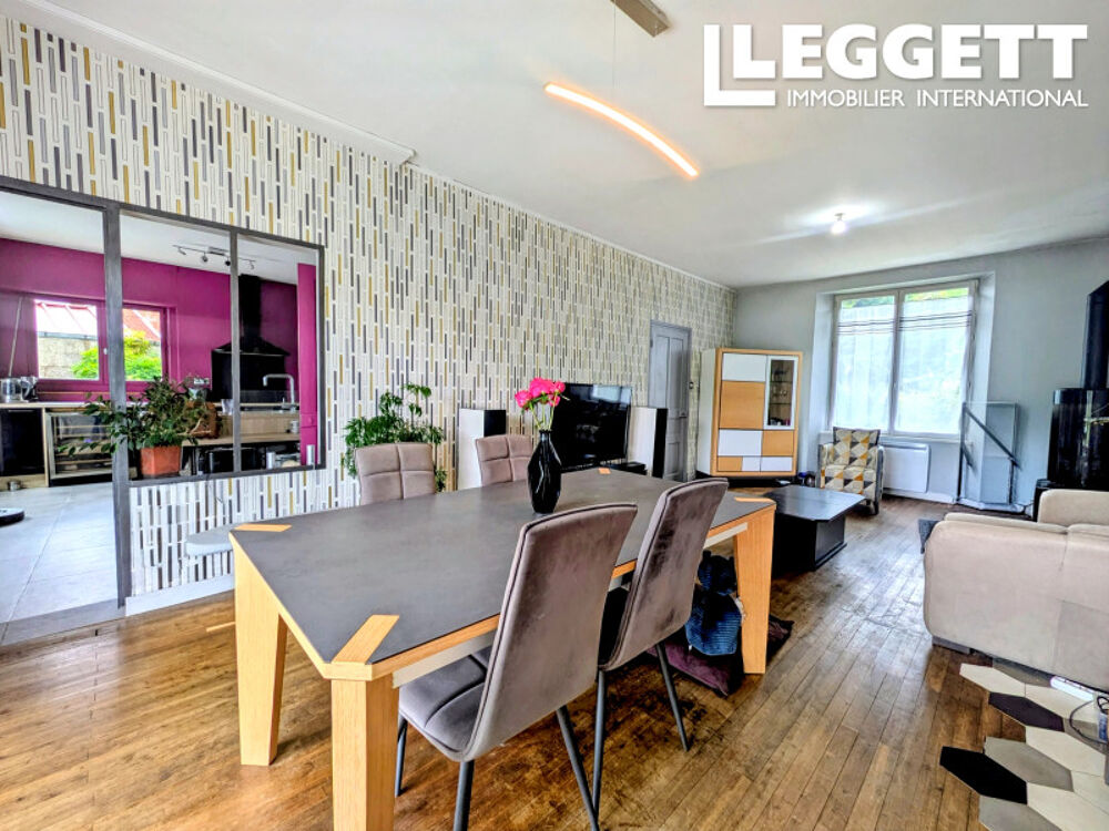Maison de village rénovée avec 3 chambres, grand jardin, garage et terrasse à Ménigoute
