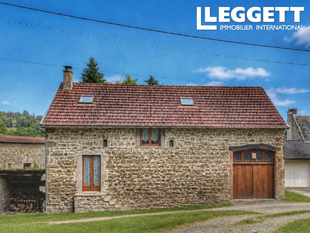 Vente Maison Une propriété en pierre pleine de charme, dotée d'un vaste espace de vie, d'un terrain et de dépendances. Saint-marc-À-loubaud