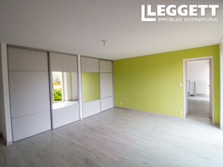 Vente Maison Maison de 5/6 chambres avec une dépendance attenante, une cour et un jardin séparé prés de Ceaux en Loudun Ceaux-en-loudun