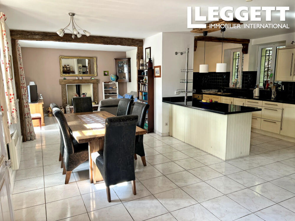 Maison spacieuse de 5 chambres, situation paisible, jardin et garage, pas de voisins immédiats - Périgord Vert