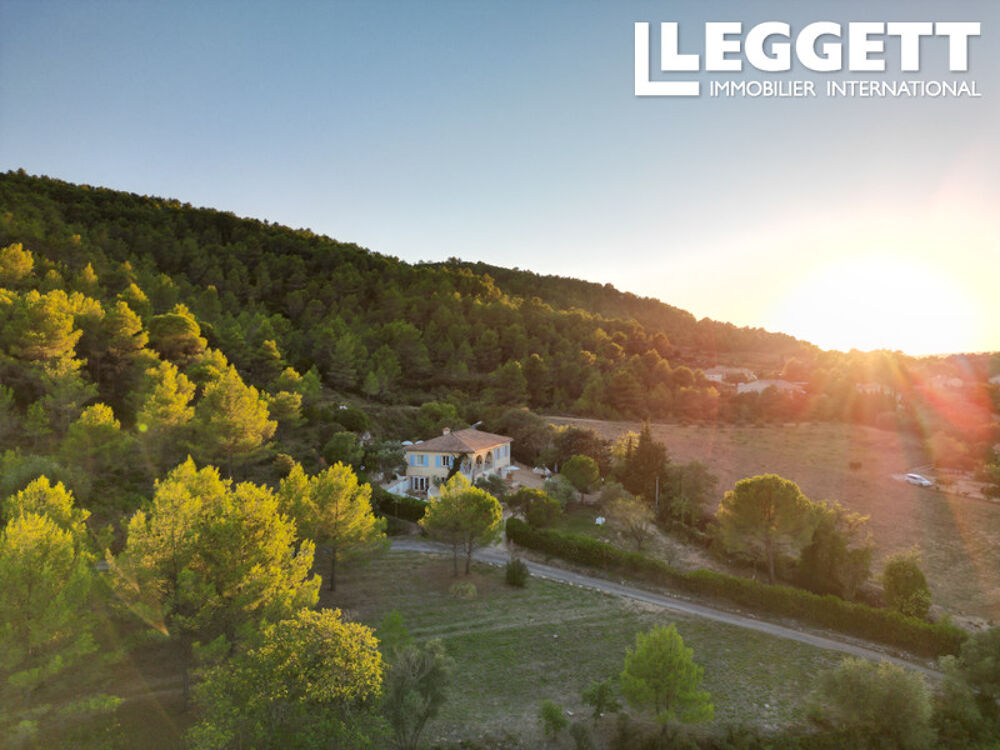 Vente Maison Emplacement fabuleux dans le Minervois pour cette maison de 3 chambres avec 4 gîtes, piscine et vue imprenable Agel