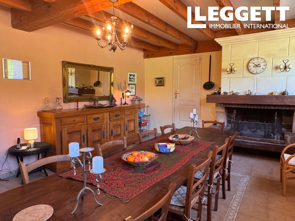 Vente Maison Propriété d'exception avec gîte, piscine chauffée, 2,6 hectares et vues panoramiques près de Brossac Brossac