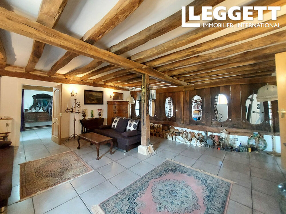 Vente Maison Grange rénovée avec 4 chambres en suite, deux cottages et piscine couverte sur 1,19?ha près de Lurcy-Levis Lurcy-lÉvis