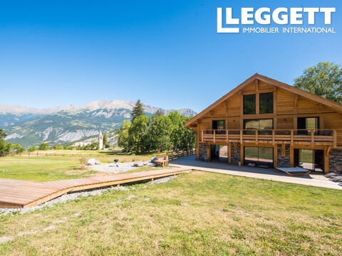   Enchastrayes ? Chalet 339 m� avec d�pendance et prestations luxe, � 4 km de Barcelonnette Maison - 10 pi�ce(s) - 380 m�