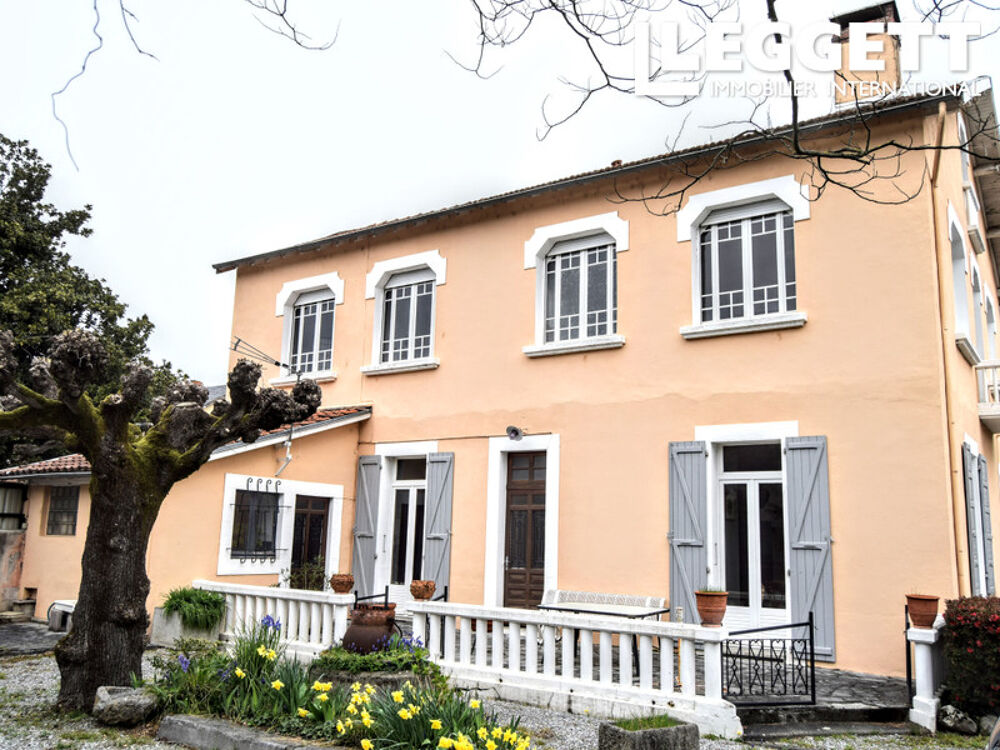 Vente Maison Maison individuelle de six chambres avec deux studios indépendants dans le village de Loures-Barousse. Loures-barousse