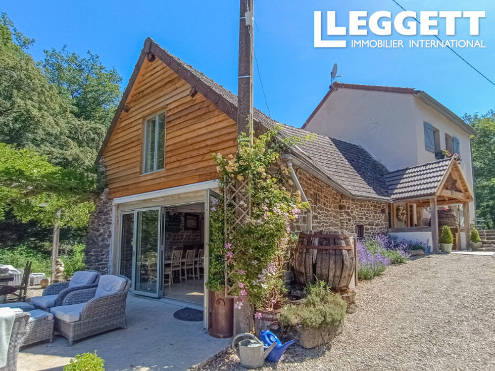 Jolie propriété (ancien moulin) : 3 maisons, grange, 5 chambres + 4 petites chambres / 5 sdb, gros potentiel