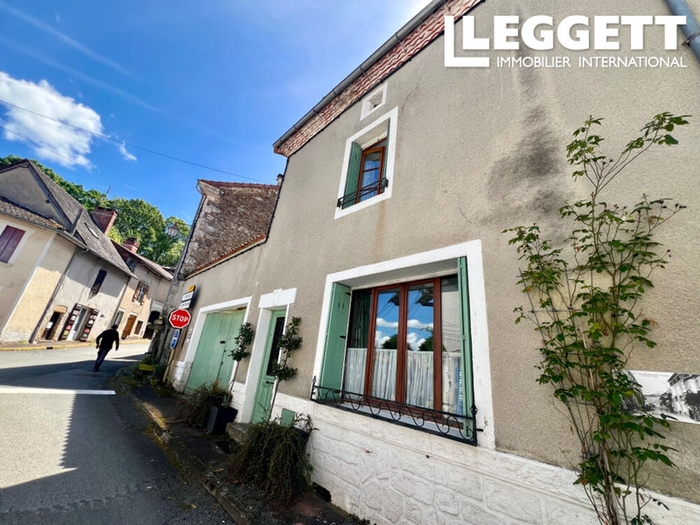 Fabuleuse propriété au c?ur d?un paisible village de Dordogne, avec garage et magnifique jardin.
