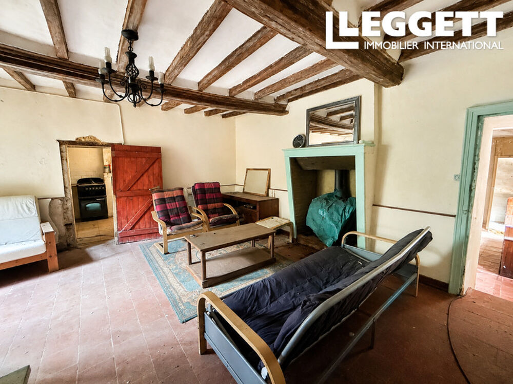 Vente Maison SOUS OFFRE: Charmante propriété à rénover au c?ur de la campagne Mayenne. BrÉe