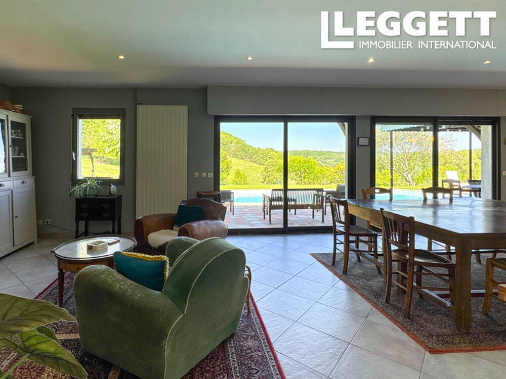 Spacieuse maison 6 chambres, avec piscine, vue imprenable & 5 ha de terrain ? À 5 km de Montcuq