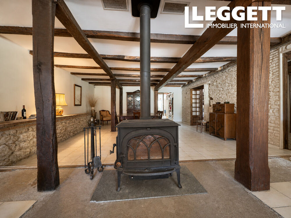 Propriété de caractère sur 2,2 ha avec étang, grange et terrain constructible