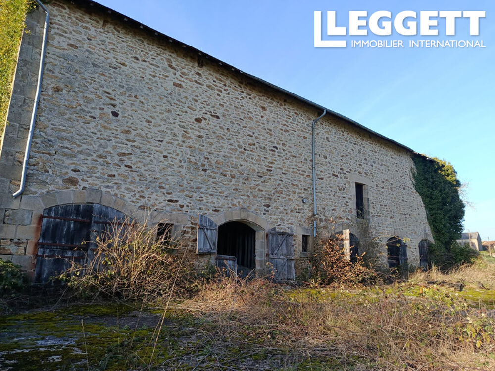 Vente Remise/Grange Grange indépendante à proximité de l'électricité, l'eau. Beaucoup de potentiel! Saint-dizier-masbaraud