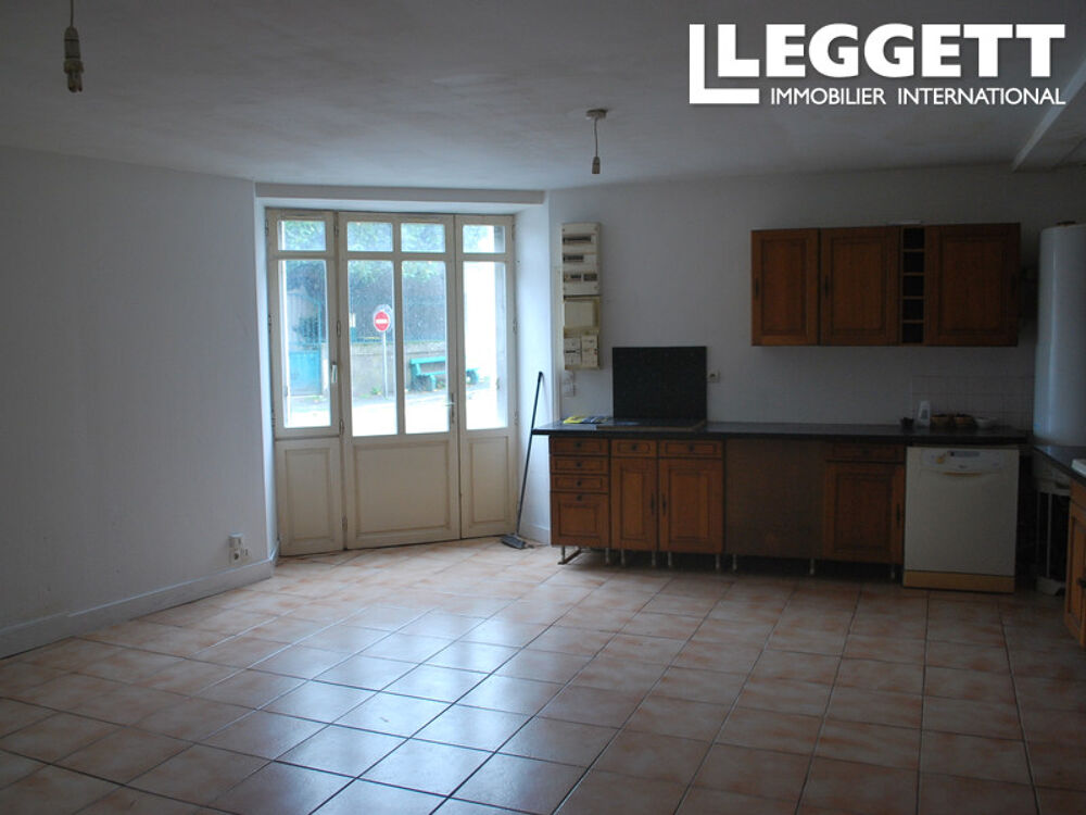 Vente Maison Une maison de ville de deux chambres sans jardin dans le centre de cette ville populaire. Montmorillon