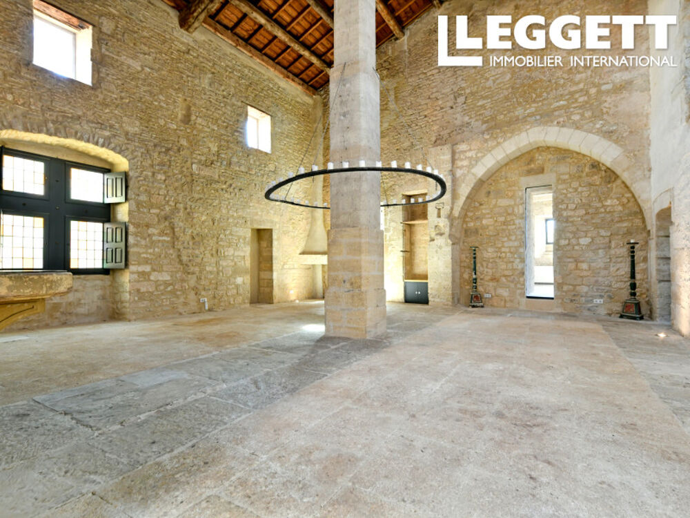 Vente Propriété/Château Exceptionnel château restauré, prestations haut de gamme à 4 km d'Uzès ? Vente aux enchères fin juillet! Saint-maximin