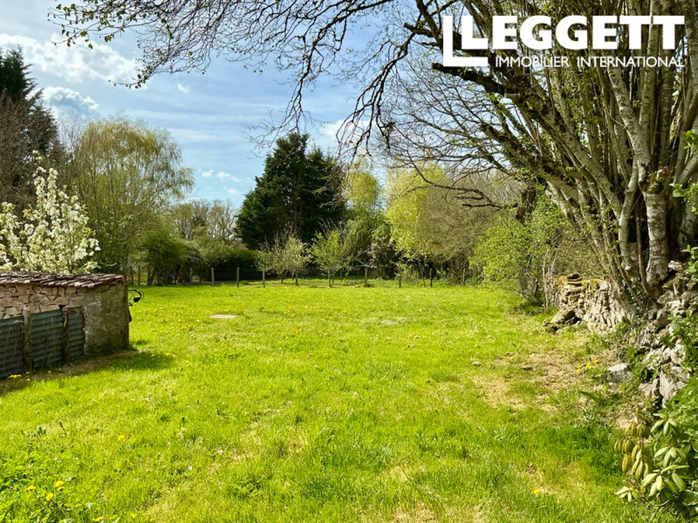 Vente Maison Maison en granit, située dans un tout petit village, avec jardin attenant et garage/grange Saint-georges-la-pouge