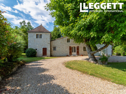   Maison prive et indpendante - 3 chambres/bureau. Ruisseau  truites, jardins du parc, verger. Prs de Cognac Maison - 8 pice(s) - 201 m