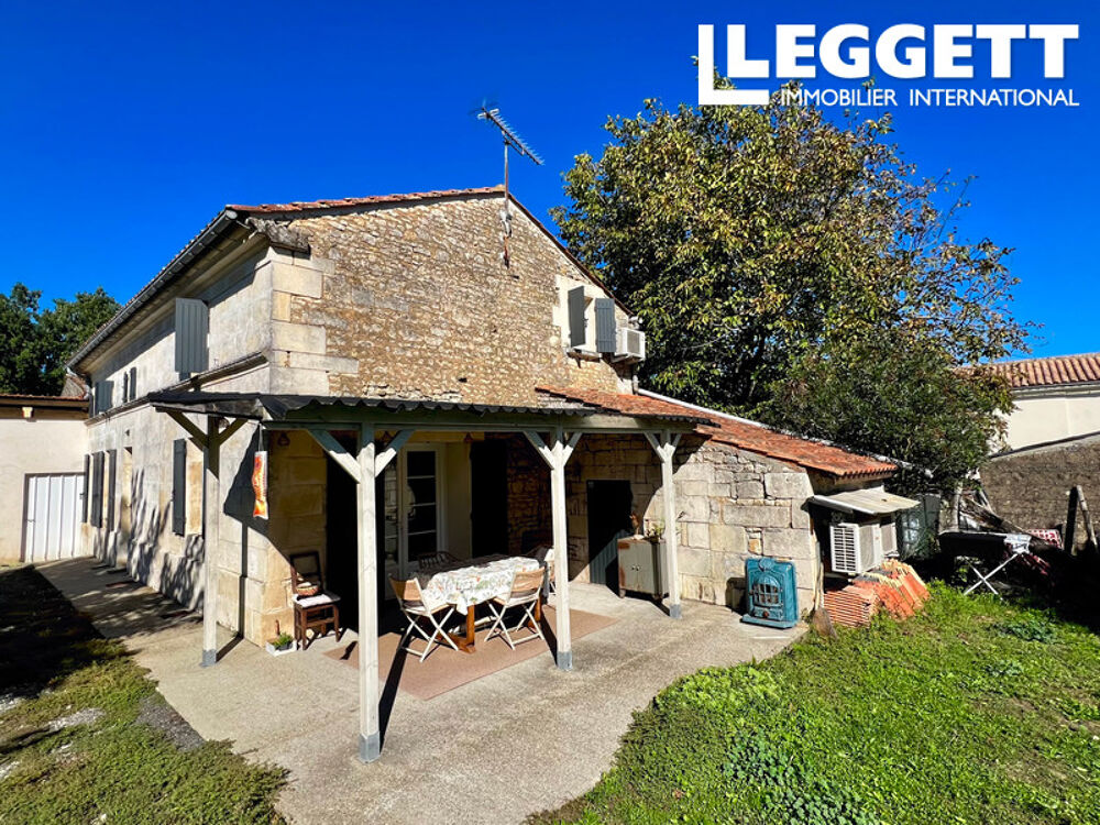 Vente Maison Maison individuelle bien rénovée, trois chambres, grand jardin & carport, près de Saint-Genis-de-Saintonge Saint-genis-de-saintonge