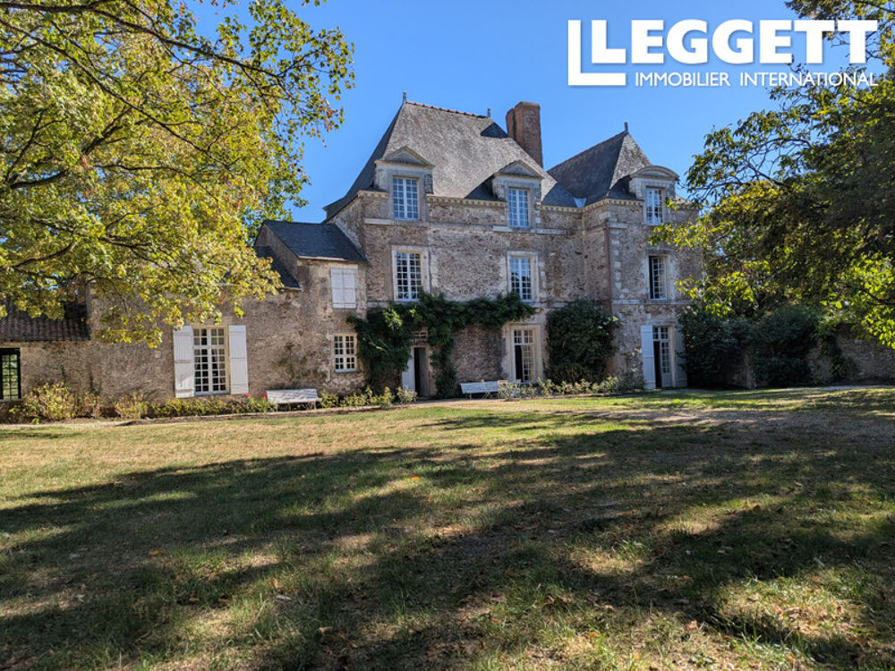 Manoir du XVIIe siècle, charme historique, parc de 4ha, 8 chambres, à 20km de Nantes""