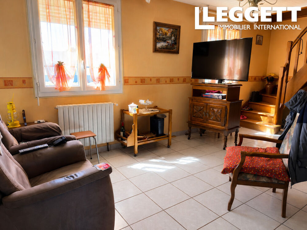 Maison de lotissement 3 chambres avec jardin et sous-sol complet, à la FERTE MACE, proche école et commerces