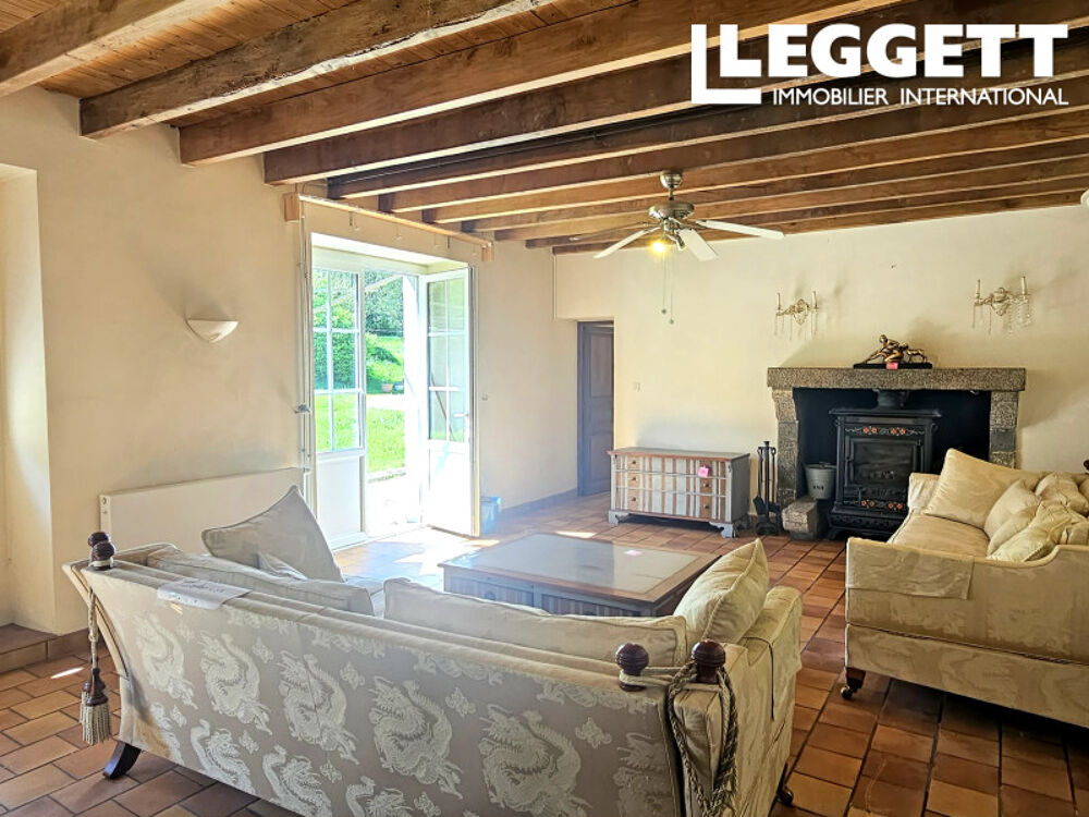Vente Maison Charmante fermette typique de Pouzauges ? 200 m², 3 chambres, dépendances, piscine sur 1 ha de terrain Pouzauges