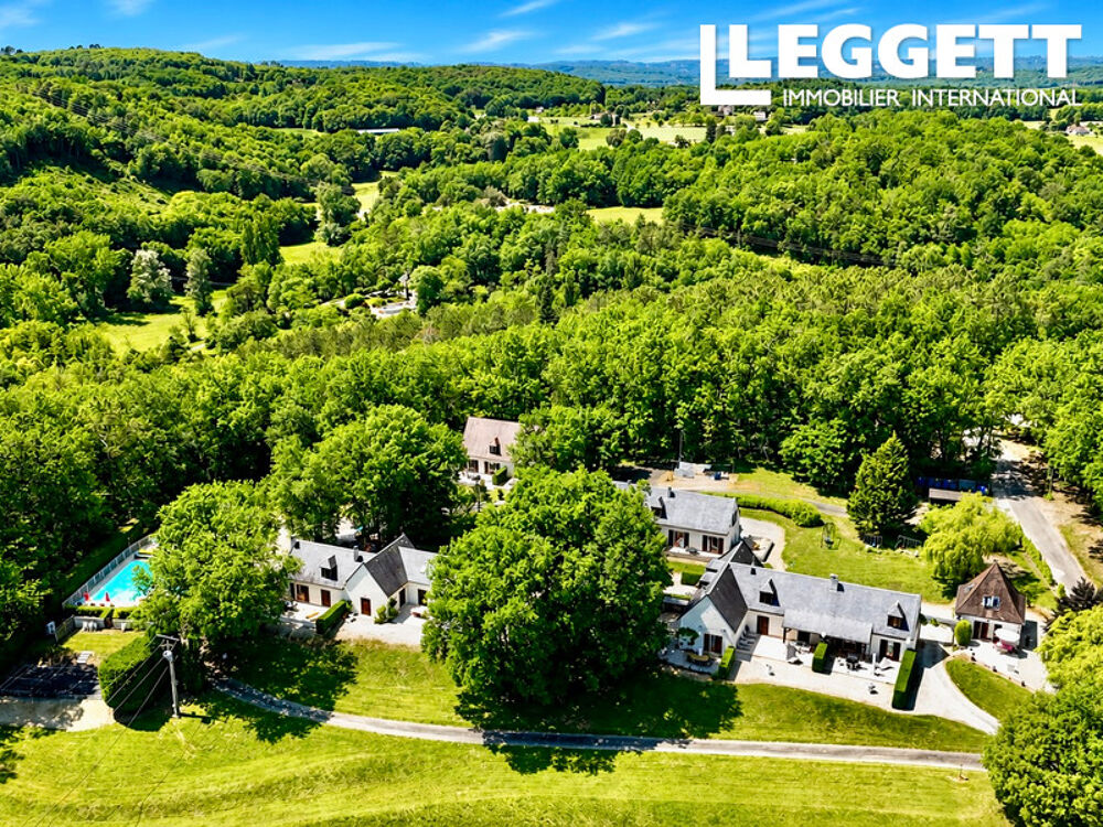 Vente Maison Une maison agréable dans une belle résidence, grande piscine commune, espace vert, belle vue, près de Sarlat Carlux