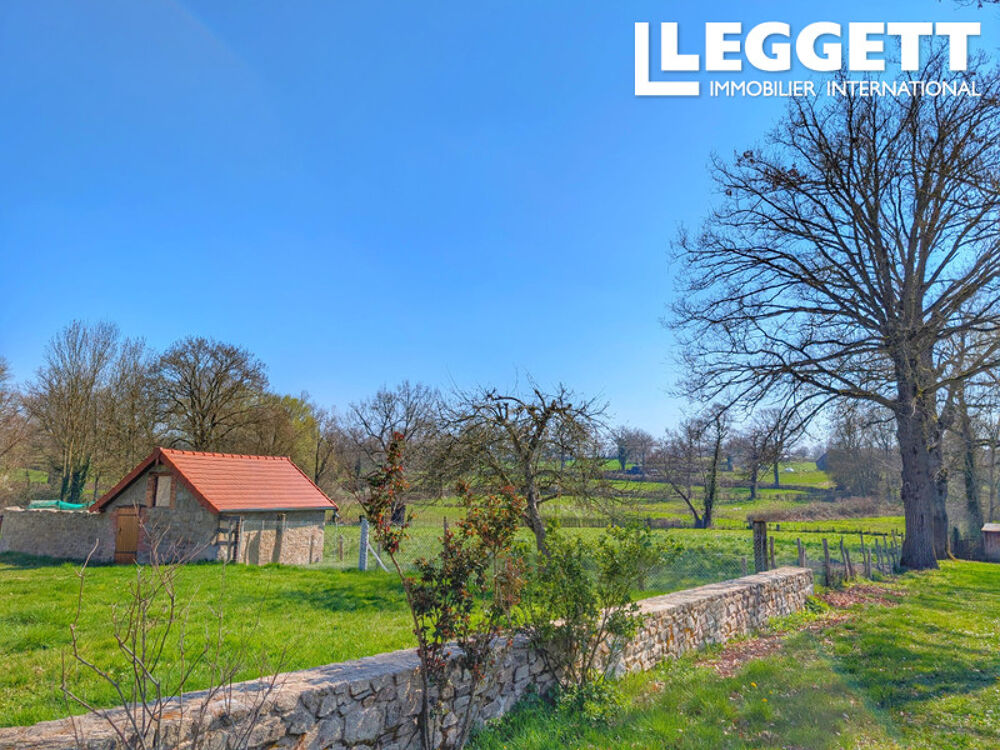 Vente Maison Adorable petite maison avec une grande grange attenante, située dans un joli village prés de Chenerailles Saint-julien-le-chÂtel