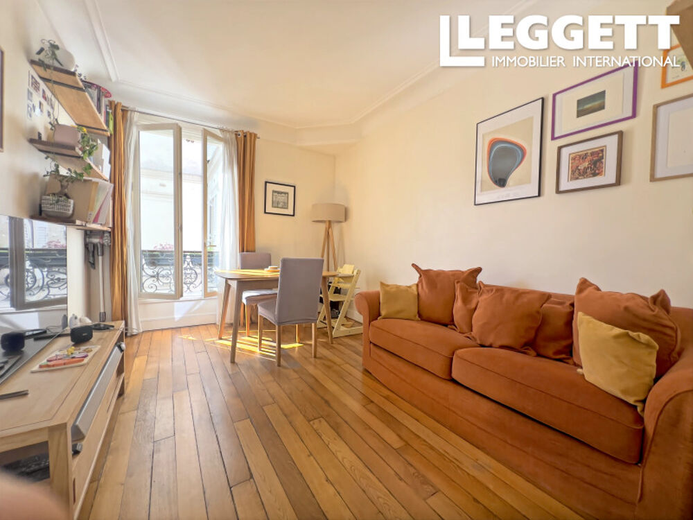Vente Appartement PARIS 10e Rue Martel,  appart lumineux, 2P (T2) + cuisine, 34,35 M2, jolie cour pavée, 3e étage, immeuble 1880 Paris 10