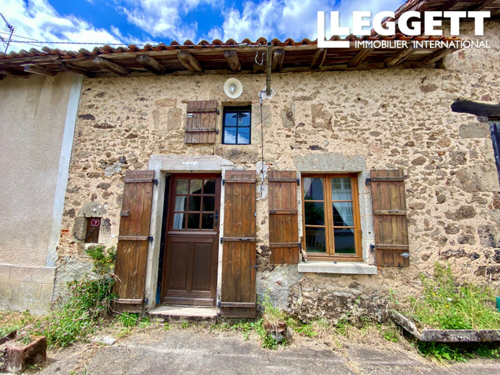 Vente Maison Ensemble de propriétés avec deux maisons, deux granges et jardin, près des lacs de la Haute Charente Pressignac
