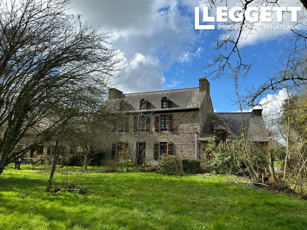 Vente Maison Propriété Exceptionnelle!<br />Longère avec étang , 7 pièces, 4 chambres, garage et puits.<br />Potentiel commercial. Guilliers