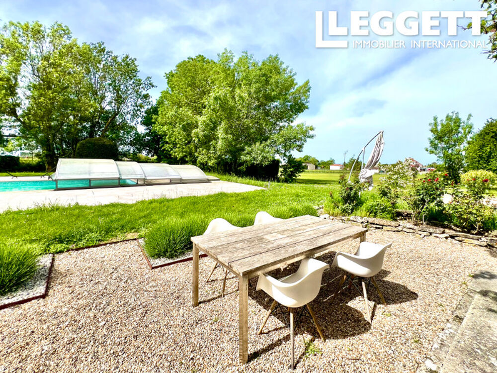 Charmante maison de ferme & gîte & apartment, 7 chambres, 3 sdb, piscine. Vues sur l'estuaire de la Gironde.