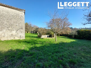  Remise / Grange � vendre 1 pi�ce 260 m� Villebois-lavalette