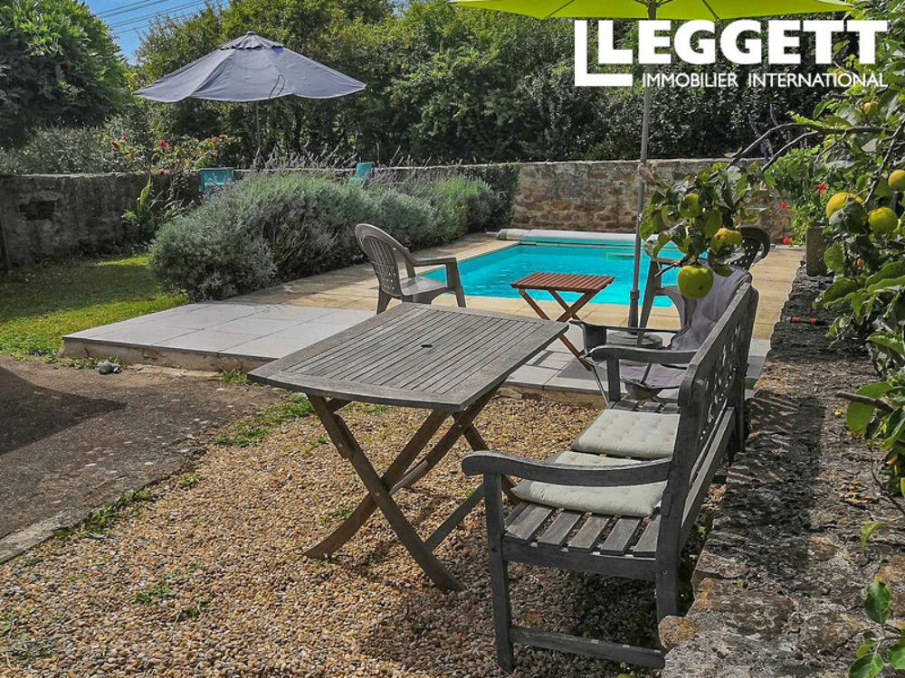 Vente Maison Une jolie maison en pierre de 4 chambres avec une superbe piscine, une salle à manger extérieure et une grange Saint-hilaire-la-treille