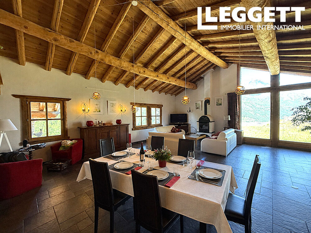 Vente Maison À vendre dans un hameau situé entre Tignes et Val d?Isère, un chalet rénové comprenant 5 chambres Tignes