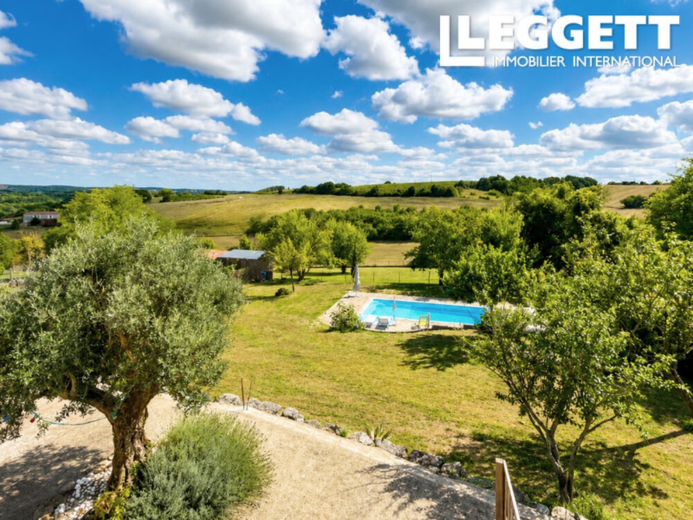 Vente Maison Superbe maison au calme avec piscine dans un cadre de campagne vallonnée, plus qu'à poser ses valises. Marsac