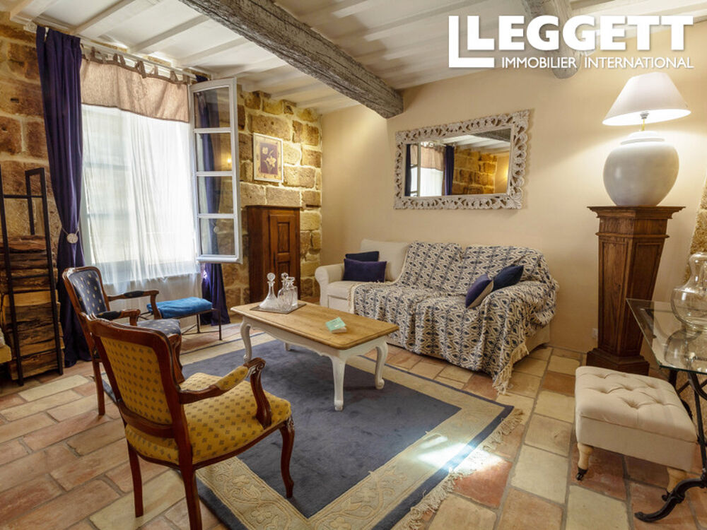 Vente Maison Élégante maison de ville en pierre du XVIIIe siècle avec cheminée au c?ur d?Uzès UzÈs