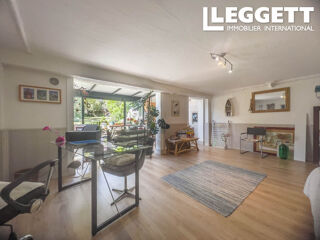 Vente Maison Maison de ville Saint Cybard, beau terrain clos et arboré, possibilité studio indépendant, commodités à pied AngoulÊme