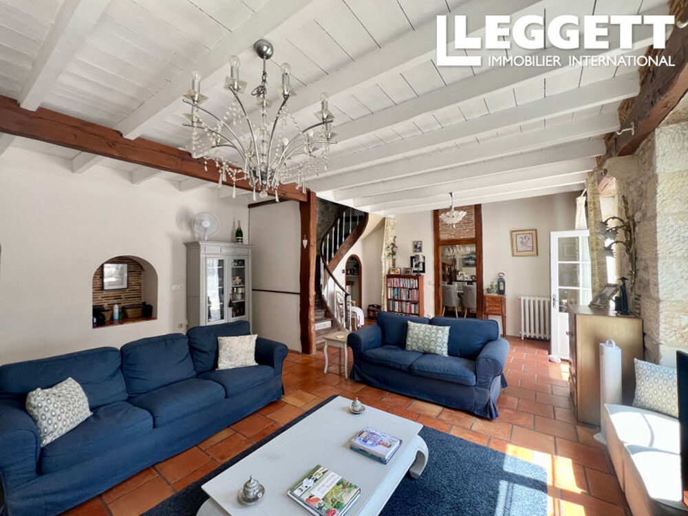 Élégante maison de maître de 4 chambres avec piscine chauffée, magnifiques jardins et suite luxueuse.