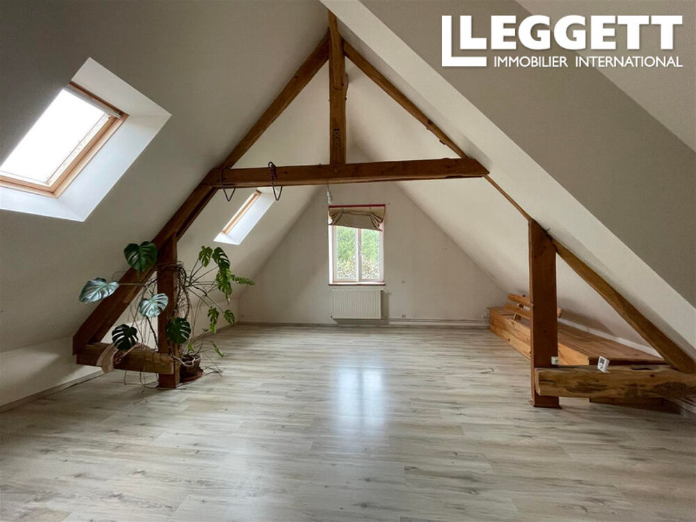 Agréable maison de bourg de 5 chambres, avec jardin, dans un village dynamique, entre Mortagne et Alençon.