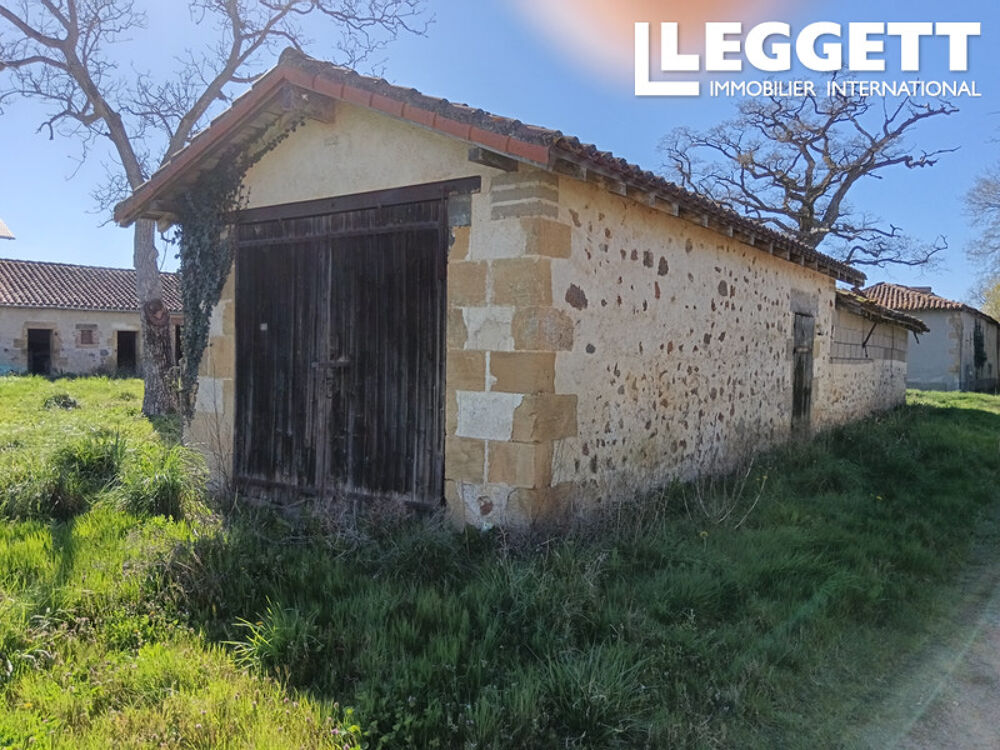 Vente Maison REDUIT!! Ensemble de 3 grandes dépendances agricoles à rénover vers 280 m², situées sur un terrain de 9 720 m² Availles-limouzine