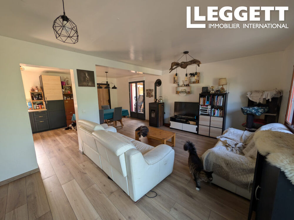 Vente Maison Jolie maison de 4 chambres, bien entretenue, dont une au rez-de-chaussée, sur un terrain de 1 000 m². La chapelle-neuve