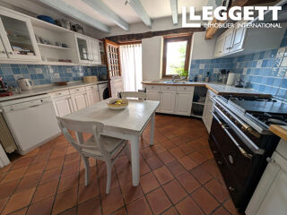 Vente Maison Exceptional property (2 houses, swimming pool, 13 ha woods/meadows) with panoramic views over the Célé valley Sauliac-sur-cÉlÉ