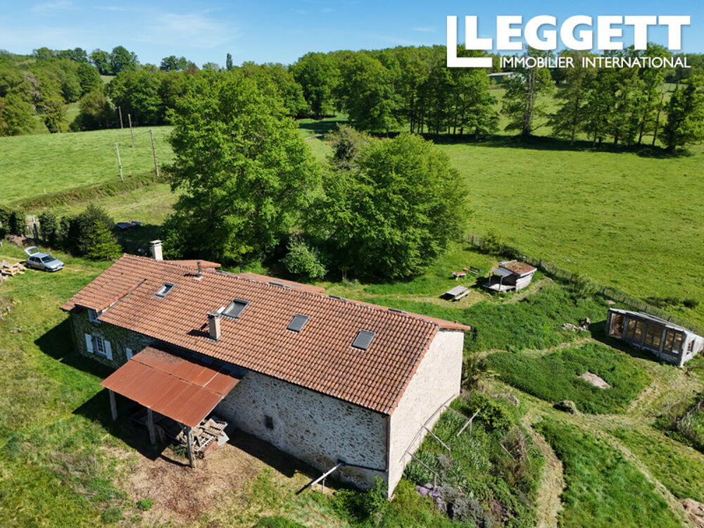 Vente Maison Fermette restaurée autonome en eau et électricité 64000 m2 de terrain attenant, jolie vue , bord de rivière. Busserolles