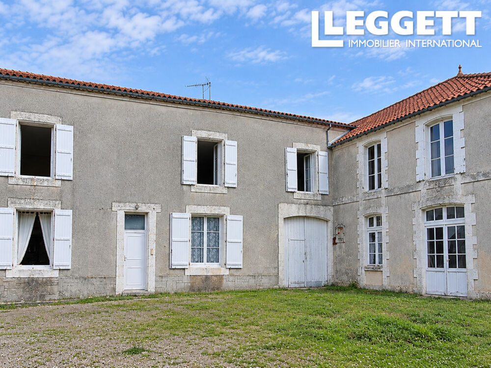 Vente Maison Belle opportunité de rénovation ! Grande propriété de 5 chambres au c?ur de Montemboeuf, en Charente. Montemb?uf