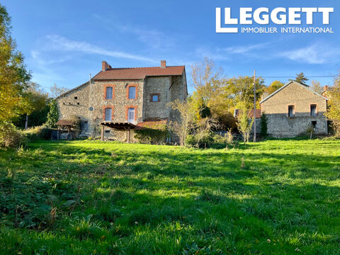   Maison traditionnelle en granit dans un hameau rural, avec grange, puits et belle vue depuis le jardin Maison - 4 pice(s) - 93 m
