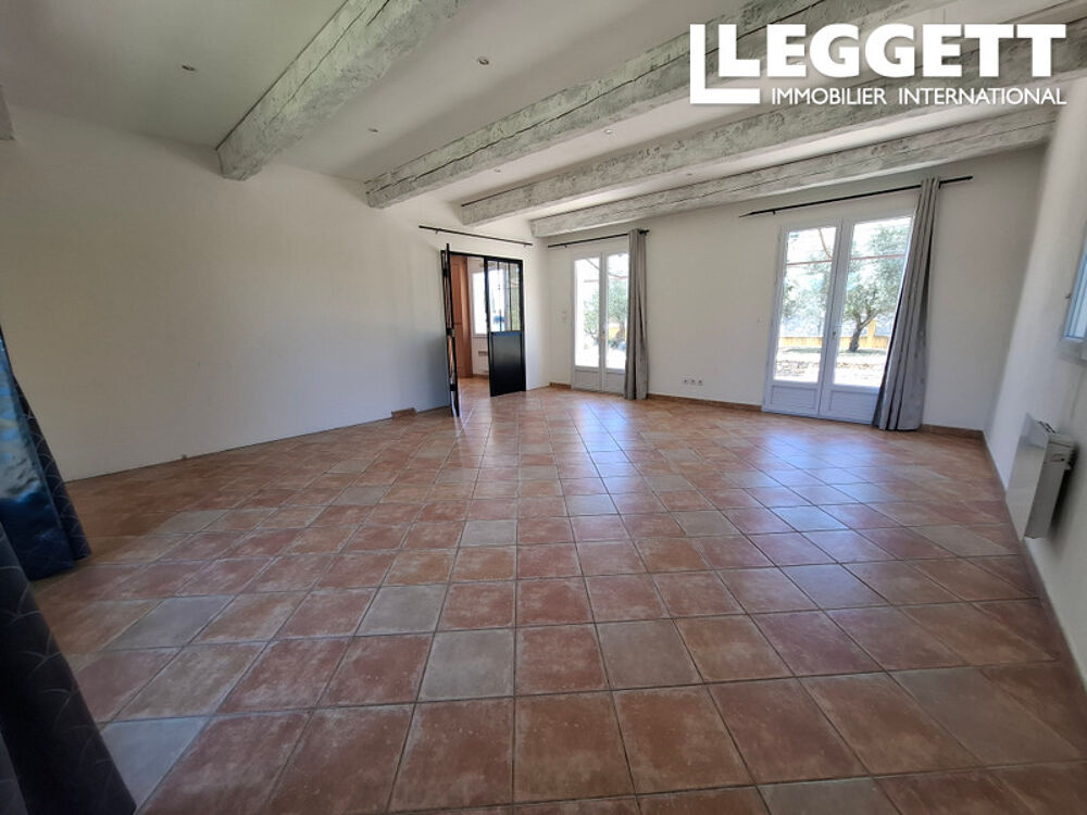 Maison de 4 chambres aussi avec studio, 2669 m² de jardin dans le charmant village de Régusse en Provence