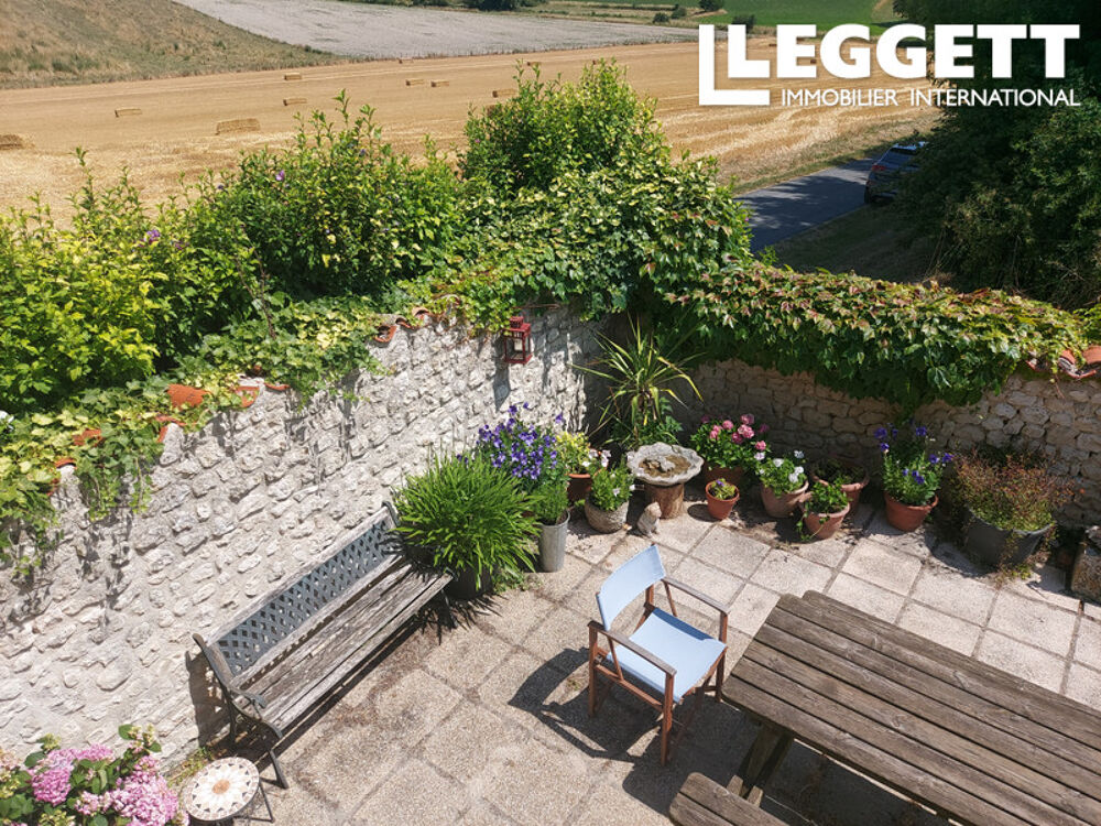 Charmant cottage en pierre à la campagne, 3 chambres, 3 salles de bains, une jolie cour-jardin et un verger