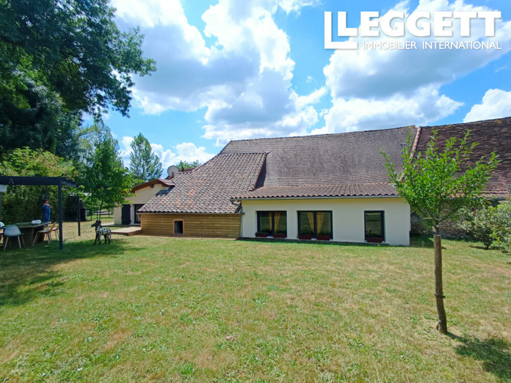 Maison 6 pièces 155 m² · à Bassillac Et Auberoche · 155 m² · 232 000 €