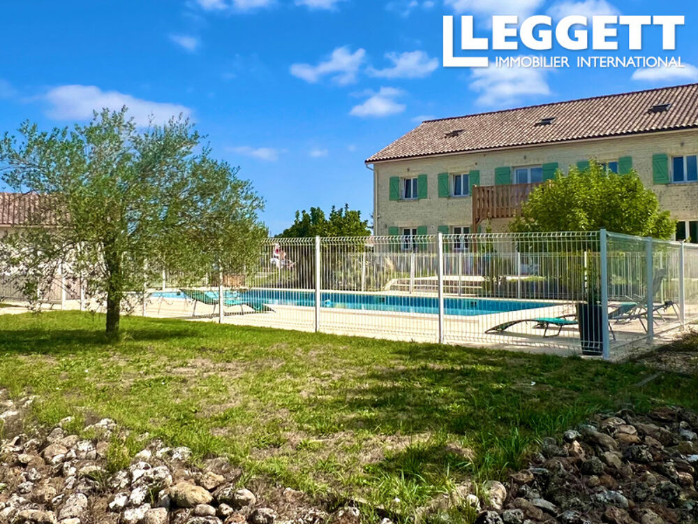 Vente Maison Grand maison de village 9 chambres, piscine, parc et jardins, proche du commerce. Lorignac